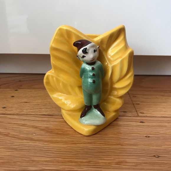 Vintage Pixie Elf ceramic wall pocket vase with hanging slot - Picture 8 of 8